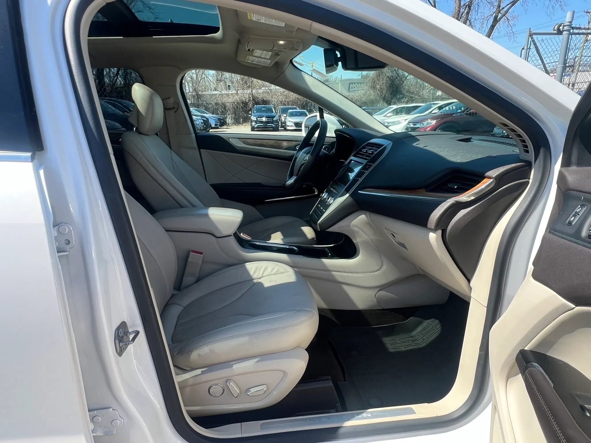 Used 2019 Lincoln MKC Reserve w/ MKC Climate Package image 22