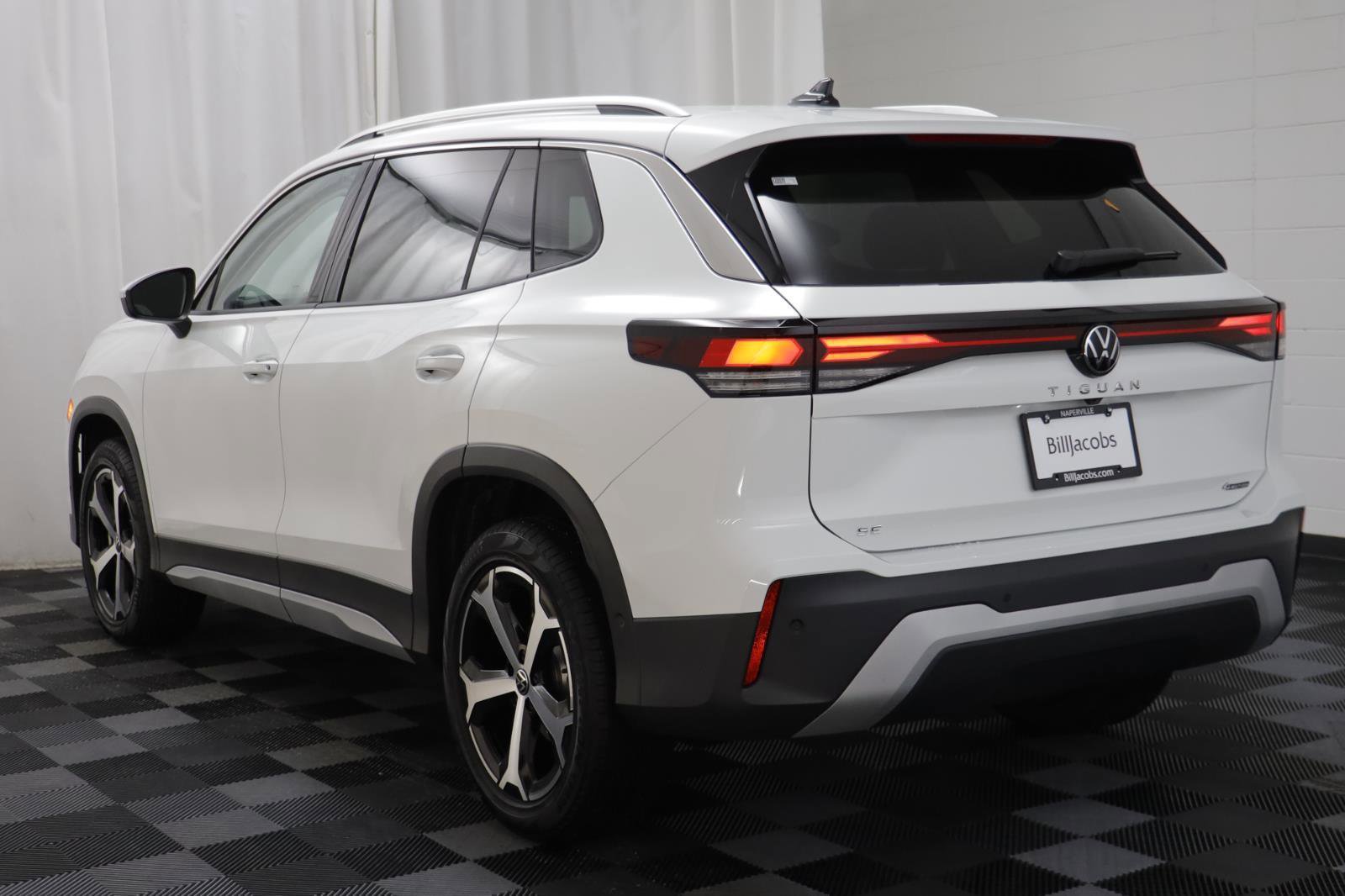 New 2026 Volkswagen Tiguan SE image 14