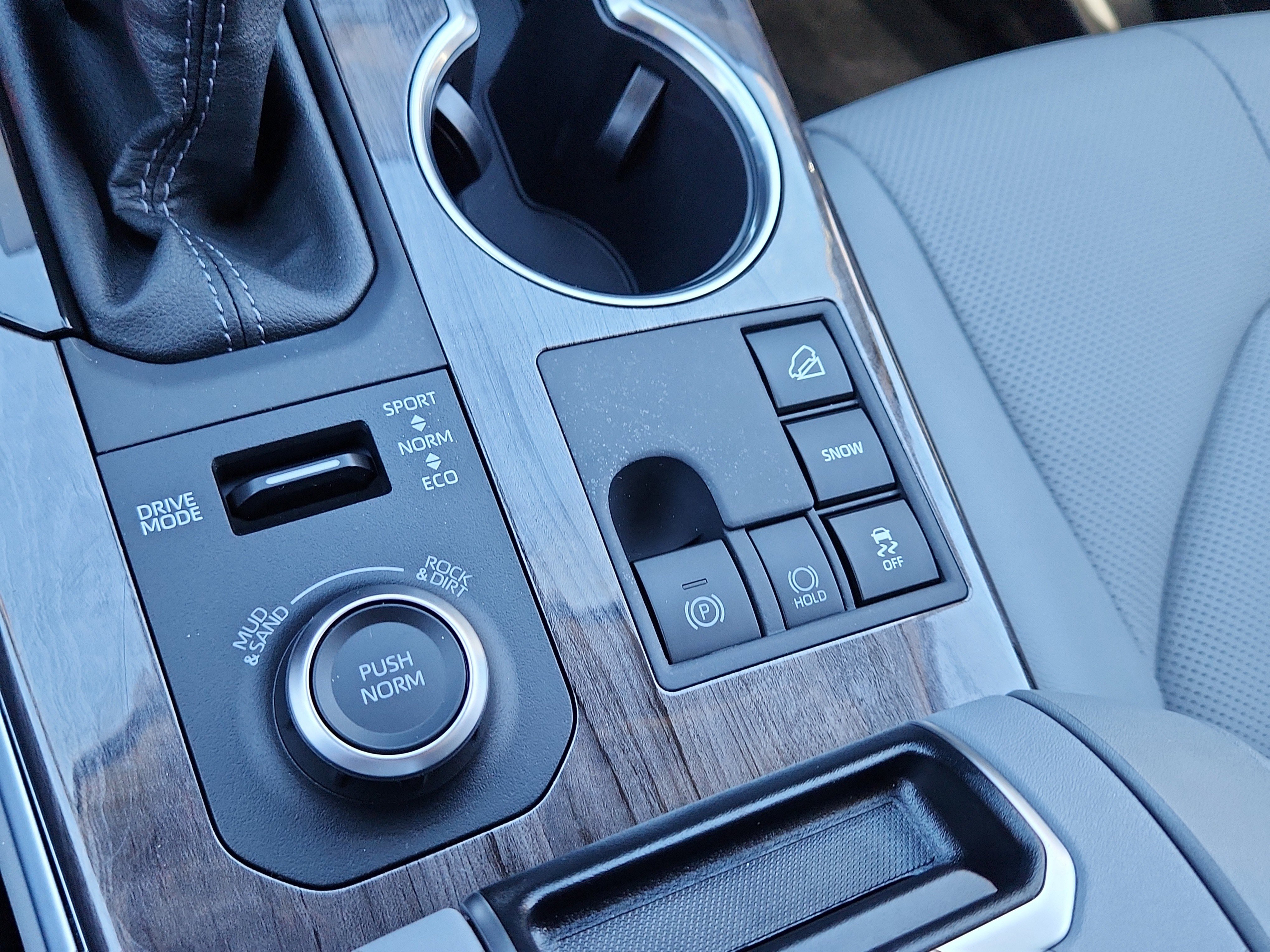 Certified 2026 Toyota Highlander Platinum image 27