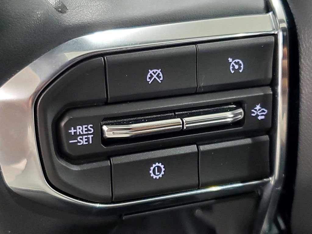 Used 2025 GMC Acadia Elevation image 29