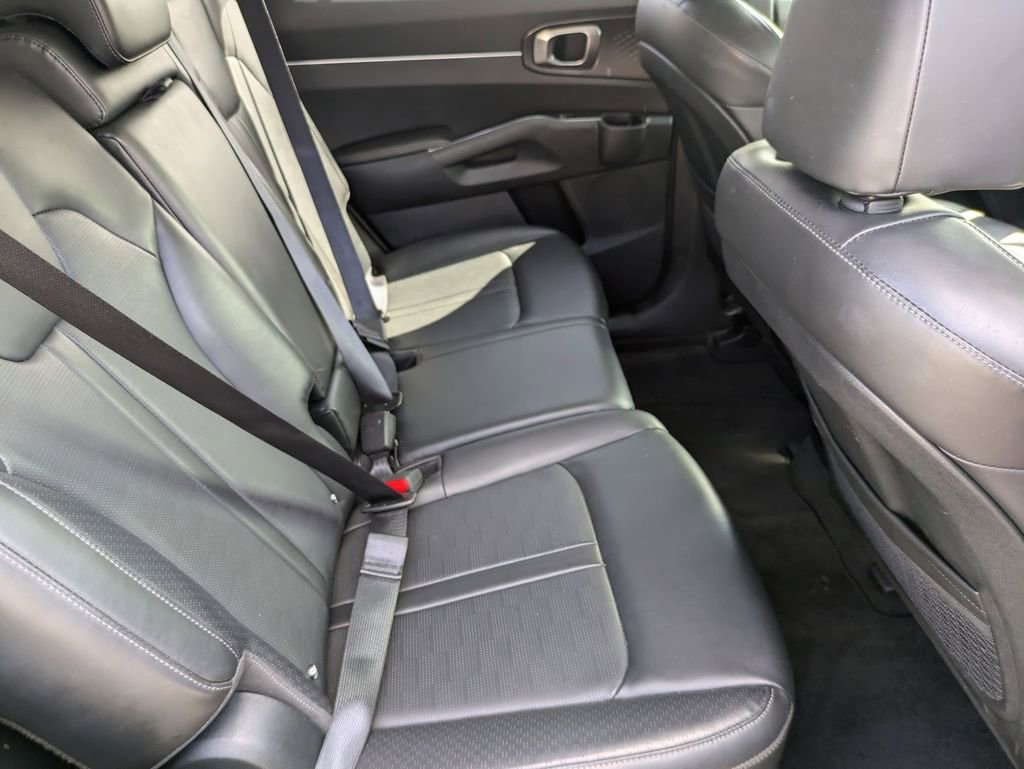Used 2024 Kia Sorento S image 30