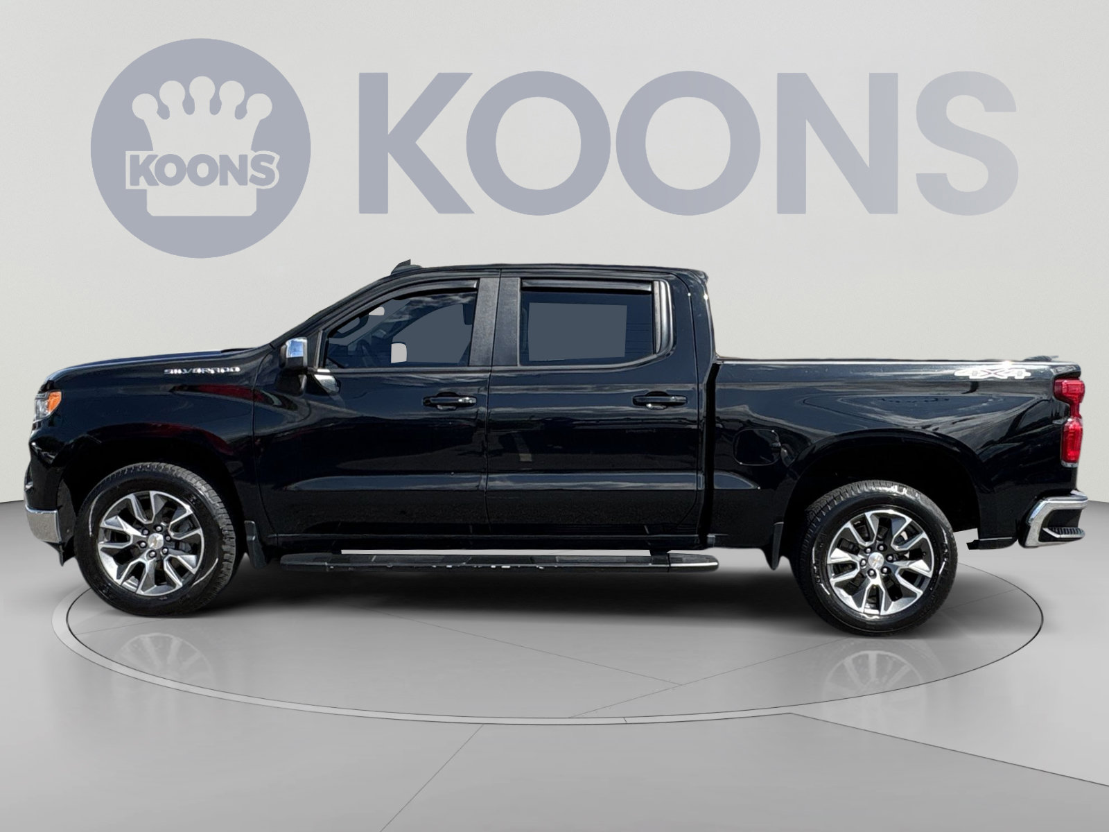 Used 2023 Chevrolet Silverado 1500 LT AWD/4WD image 2