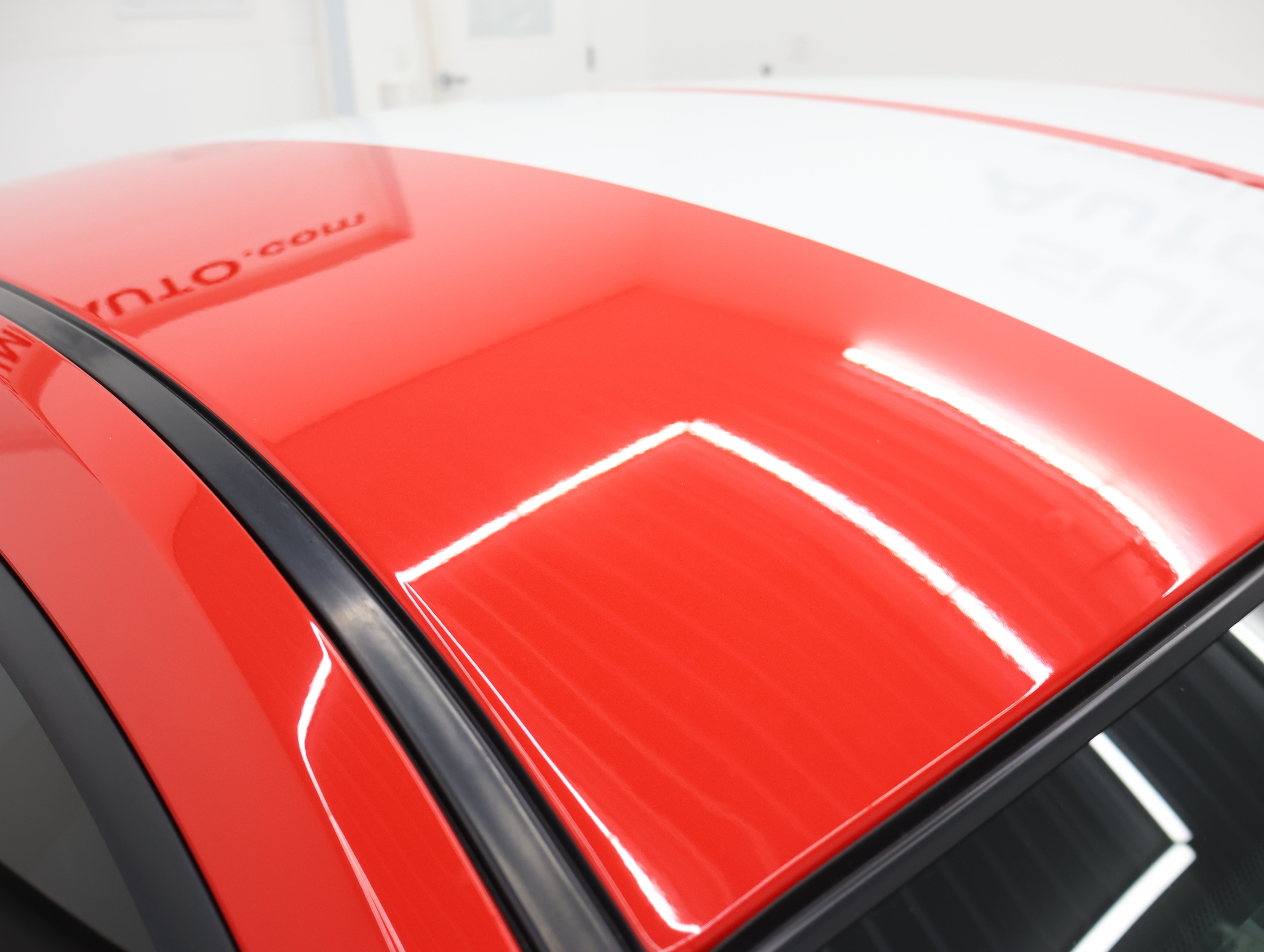 Used 2011 Ford Mustang Shelby GT500 RWD image 4