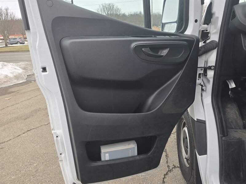 Used 2021 Freightliner Sprinter 2500 image 7