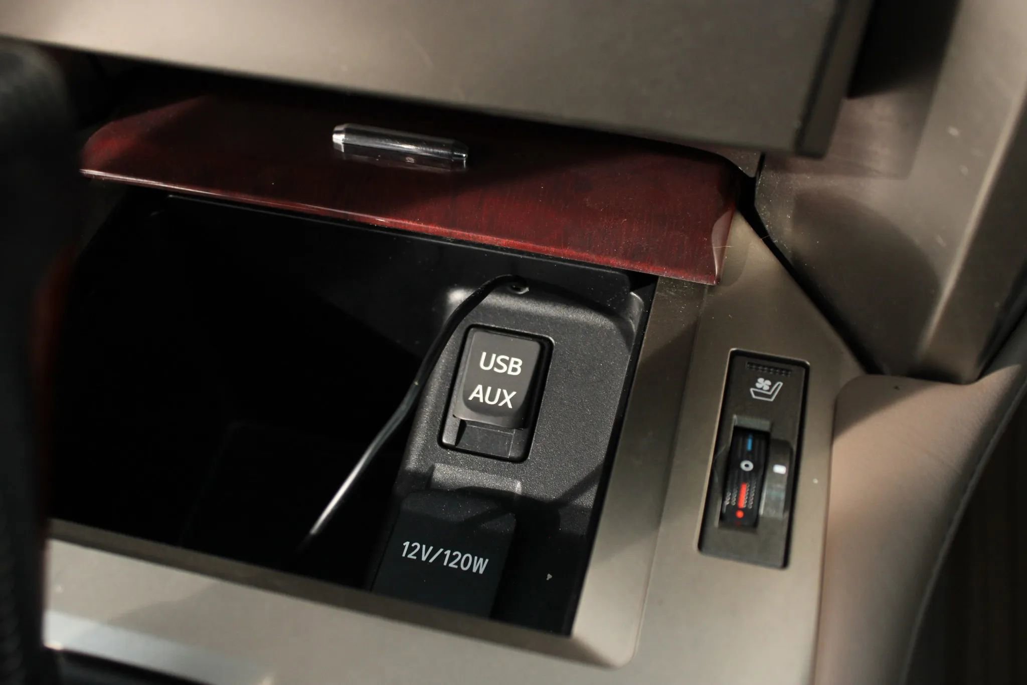 Used 2011 Lexus GX 460 image 29