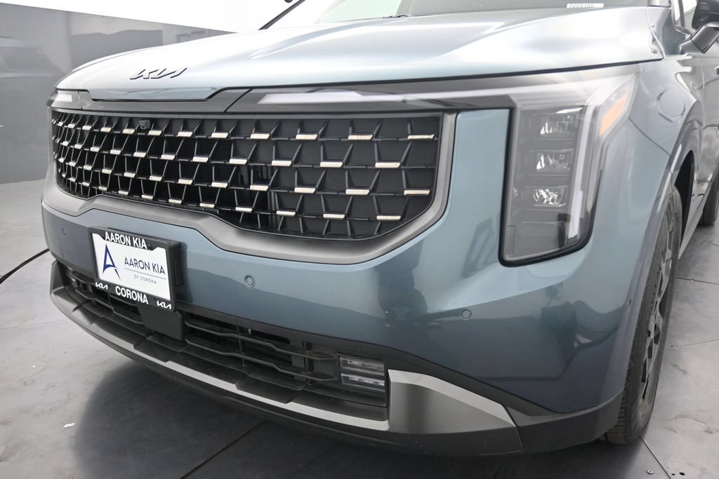 New 2026 Kia Carnival SX w/ SX Dark Edition Package FWD image 8