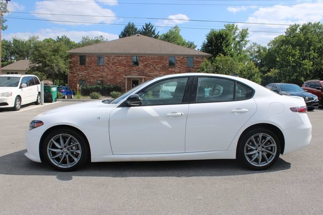 Used 2024 Alfa Romeo Giulia Ti w/ Active Assist Plus Package AWD/4WD image 5