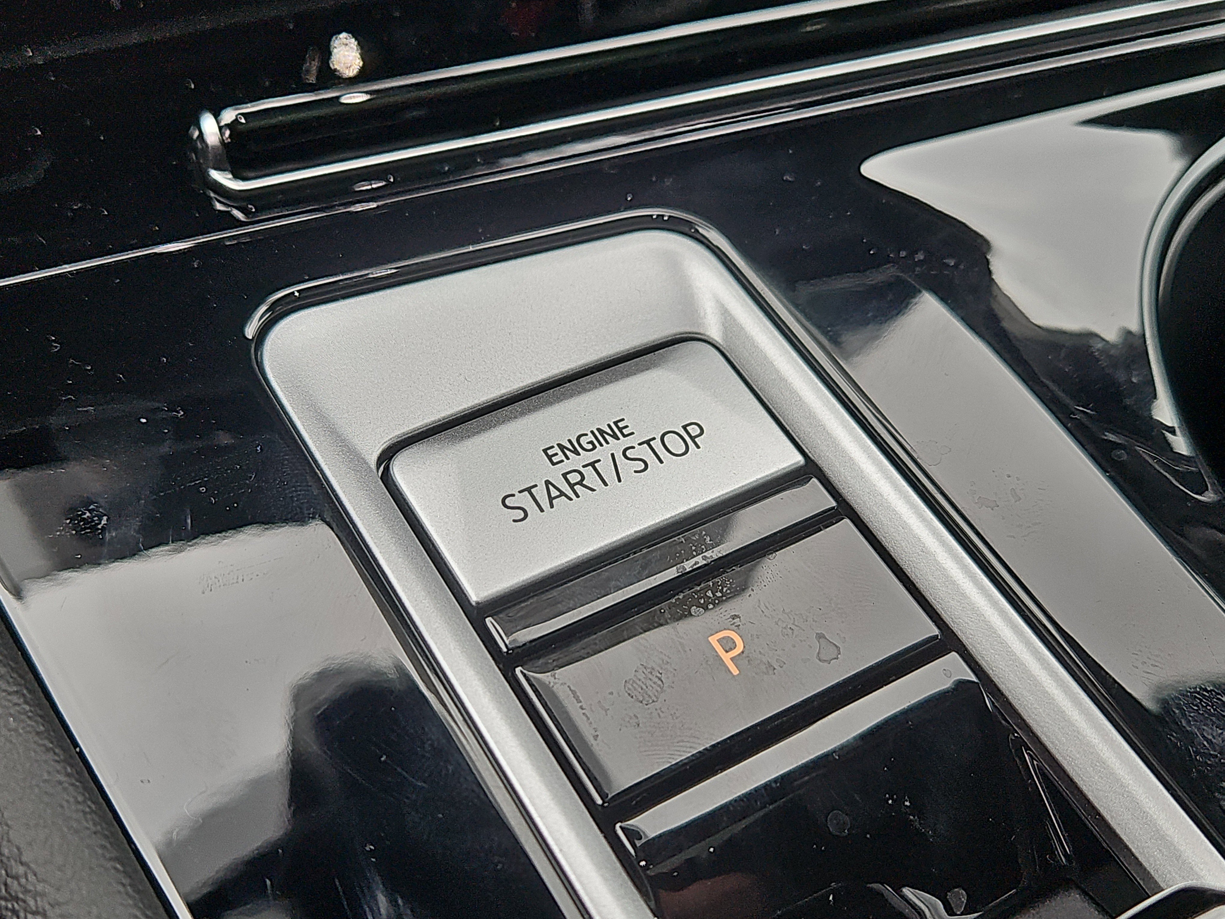 New 2026 Volkswagen Atlas Cross Sport SEL R-Line image 15