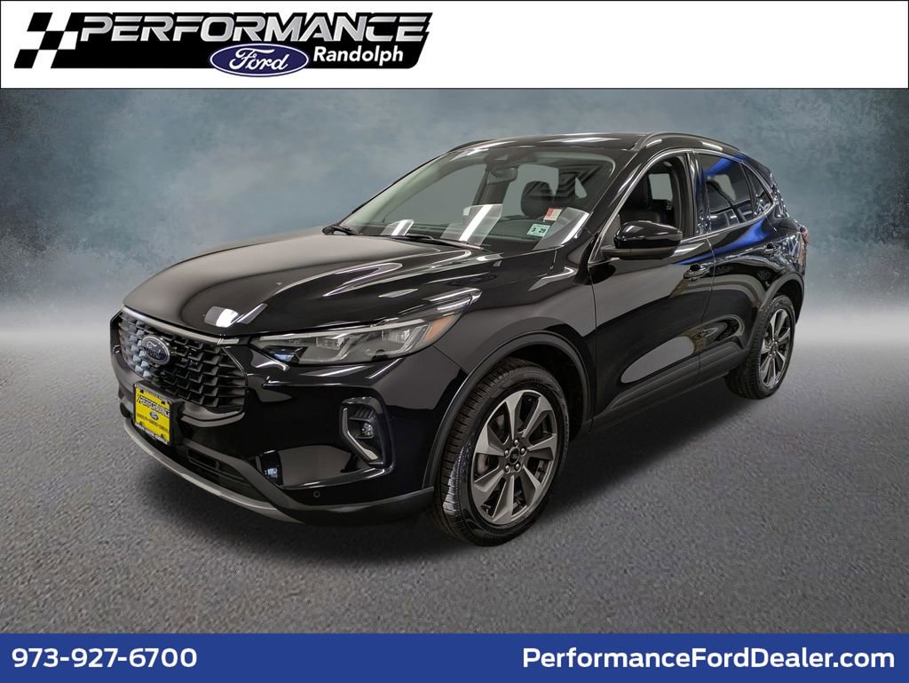 Used 2023 Ford Escape Platinum AWD/4WD image 1