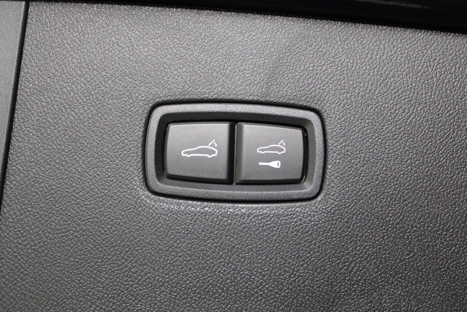 New 2026 Porsche Cayenne S image 18