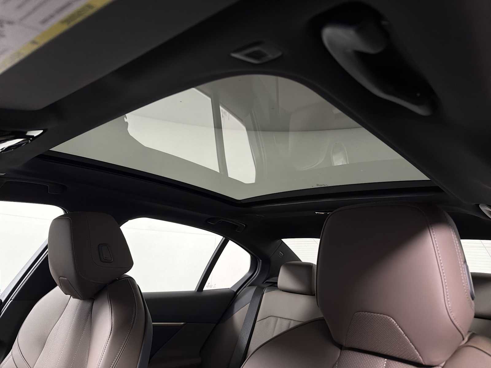 New 2026 BMW 530i xDrive w/ Premium Package image 18