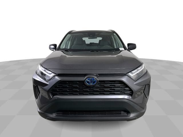 Used 2023 Toyota RAV4 LE AWD/4WD image 3