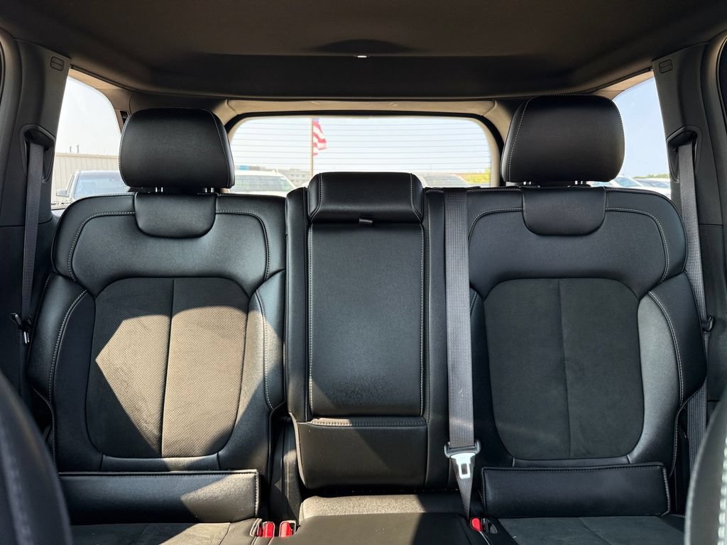 Used 2025 Jeep Grand Cherokee Altitude AWD/4WD image 48
