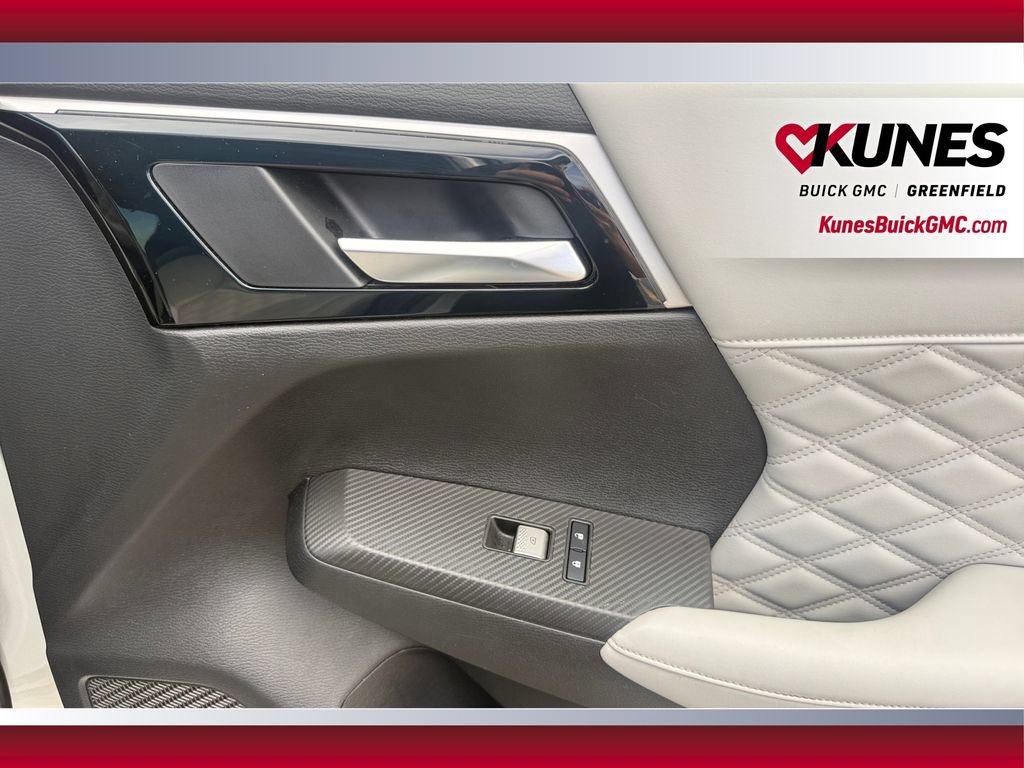 Used 2023 Mitsubishi Outlander SEL AWD/4WD image 33