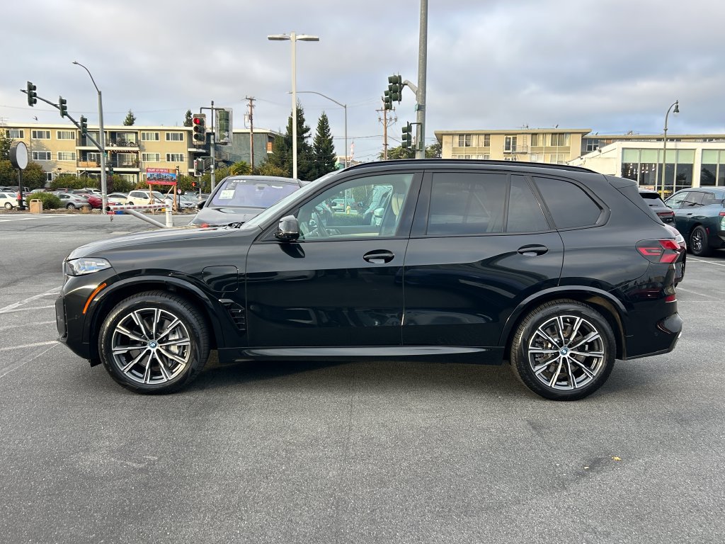 Used 2024 BMW X5 xDrive50e w/ Executive Package AWD/4WD image 2