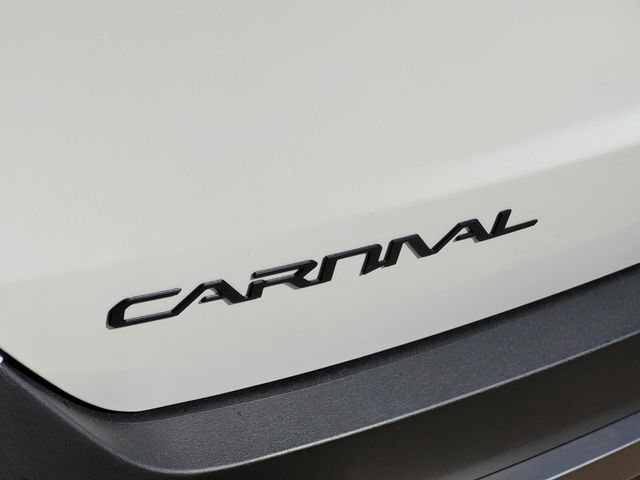 New 2027 Kia Carnival SX w/ Dark Edition Package FWD image 6