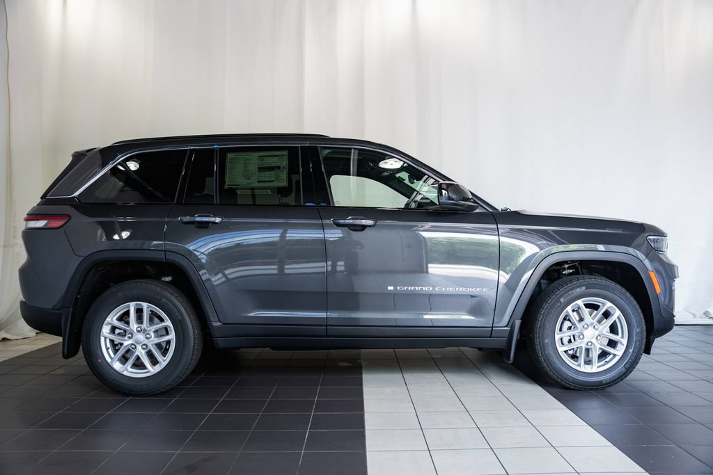 New 2026 Jeep Grand Cherokee Laredo X AWD/4WD image 3