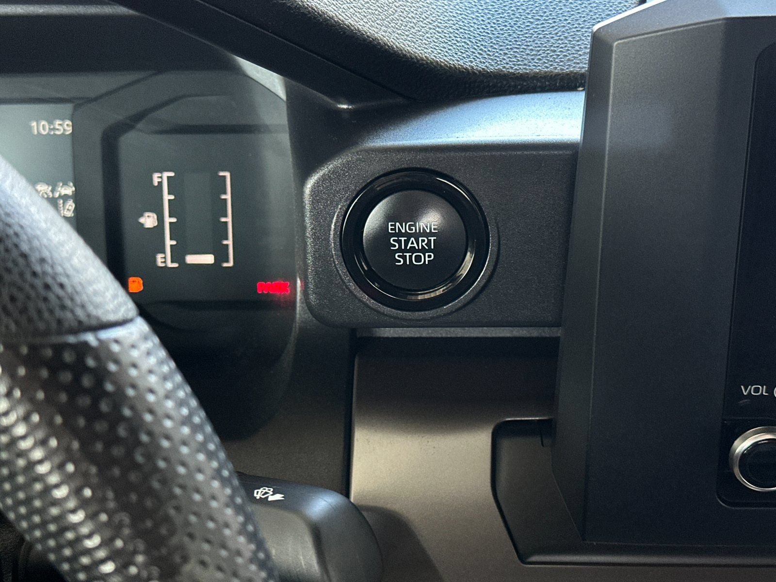 Used 2024 Toyota Tacoma SR5 AWD/4WD image 19
