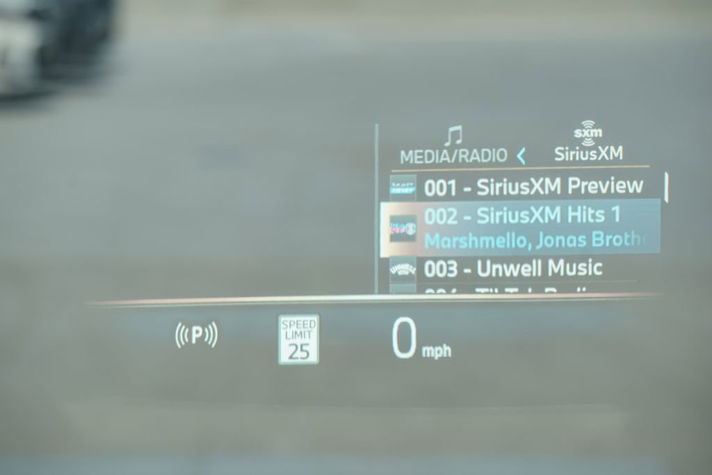 Used 2025 BMW i5 xDrive40 w/ Premium Package image 8