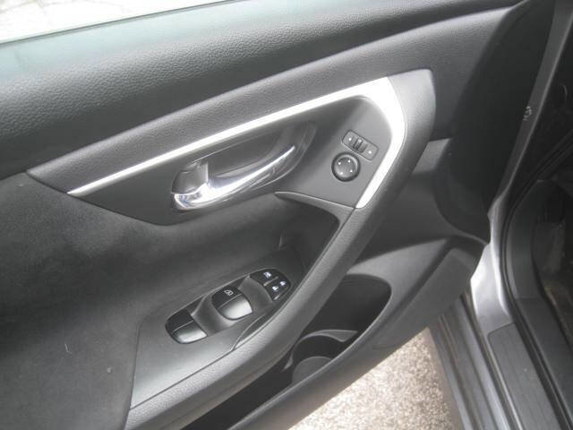 Used 2015 Nissan Altima 2.5 S w/ Power Driver Seat Package image 16