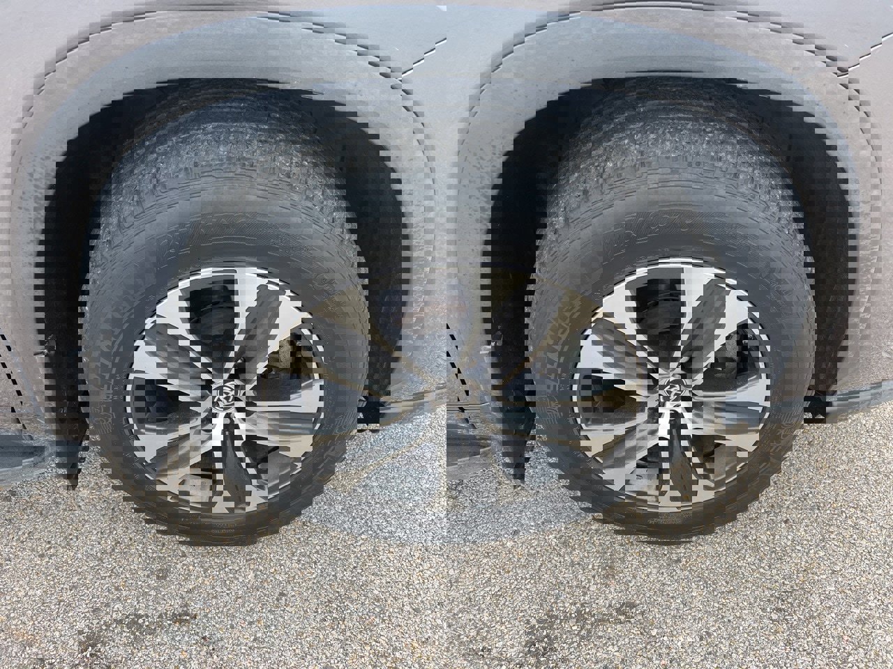 Used 2023 Toyota Highlander XLE image 15