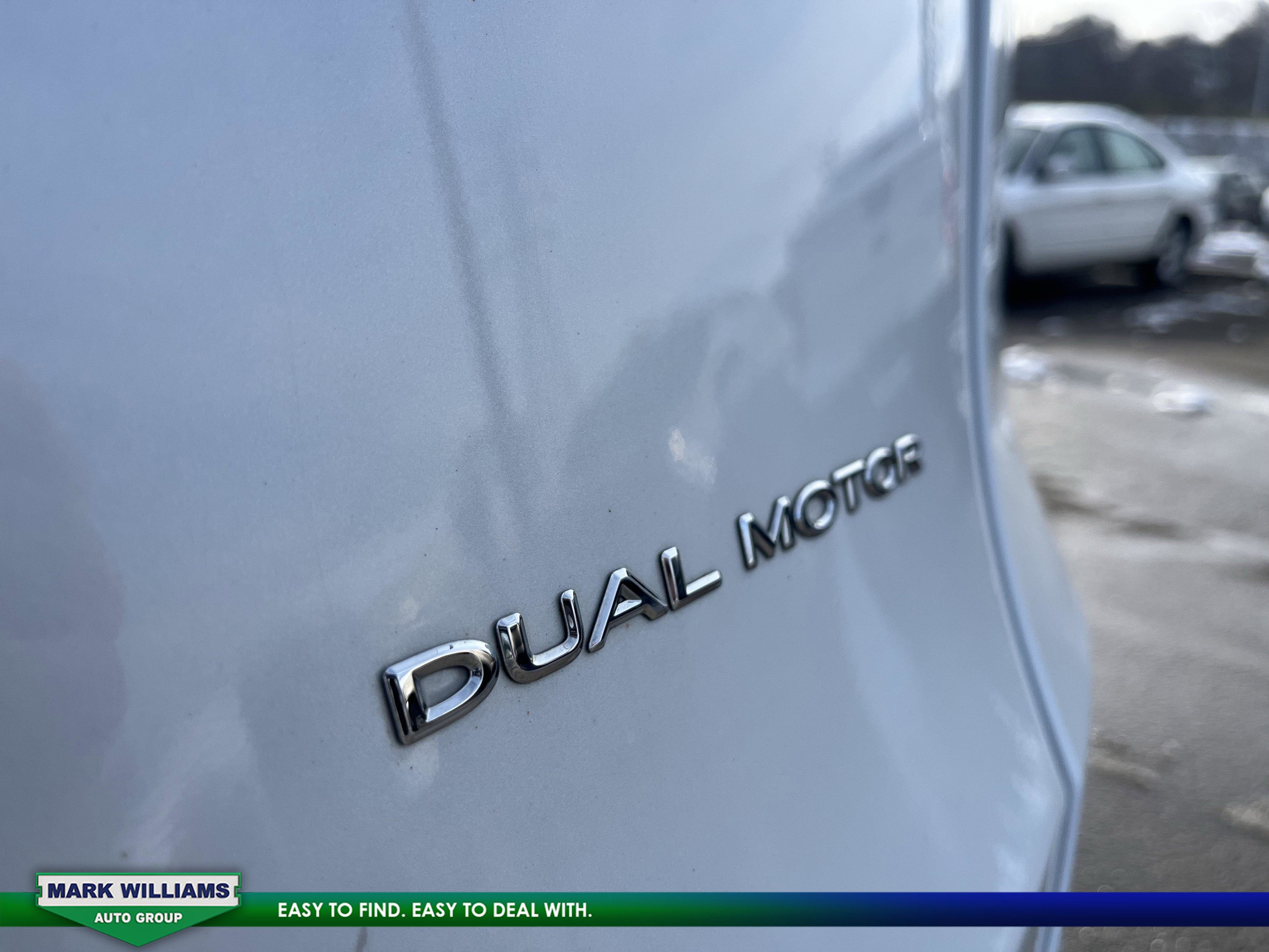 Used 2022 Tesla Model Y Long Range image 9