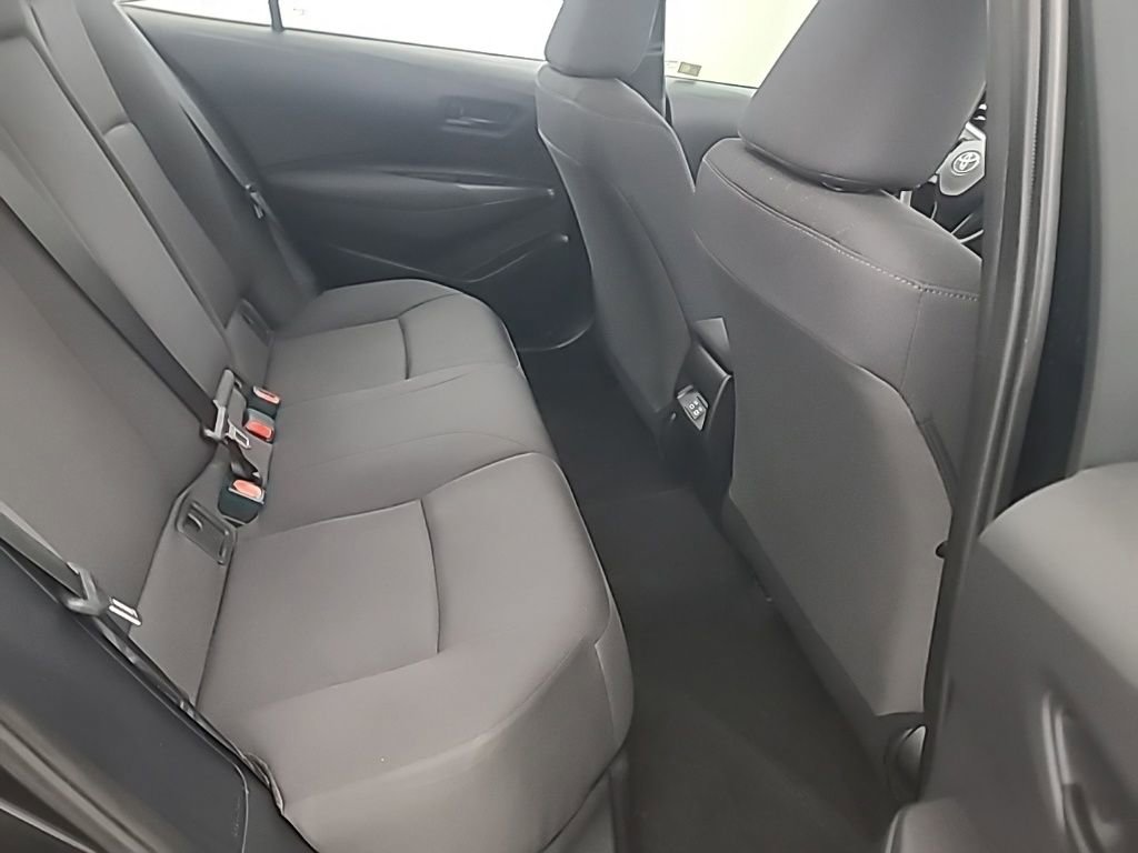 Used 2025 Toyota Corolla LE image 18