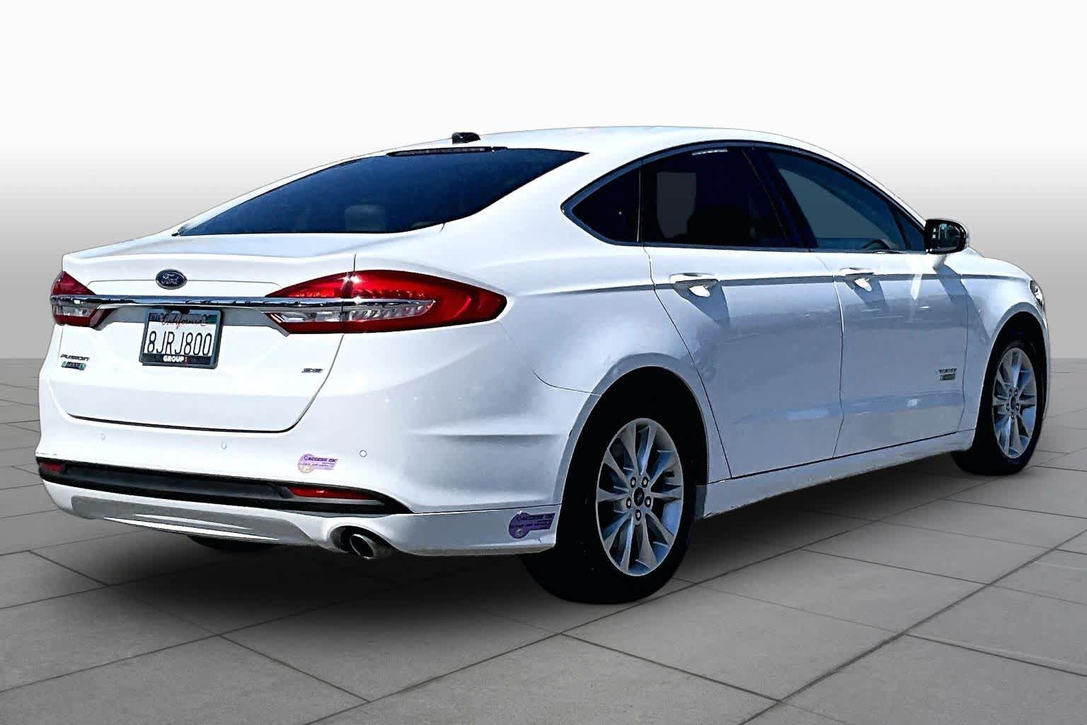 Used 2017 Ford Fusion Energi SE FWD image 12