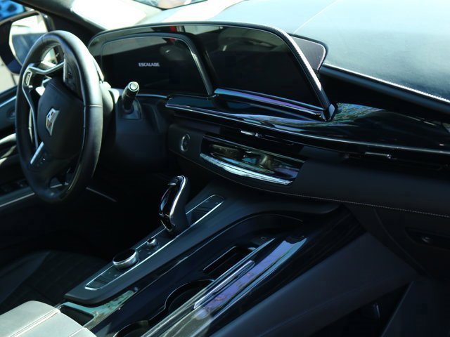 Used 2024 Cadillac Escalade ESV V w/ Heavy-Duty Trailer Package image 9