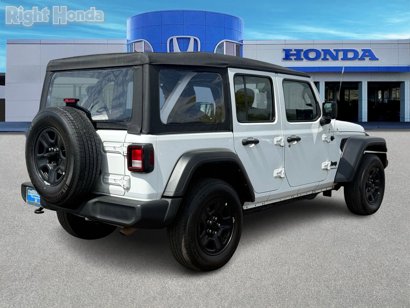 Used 2023 Jeep Wrangler Sport image 8