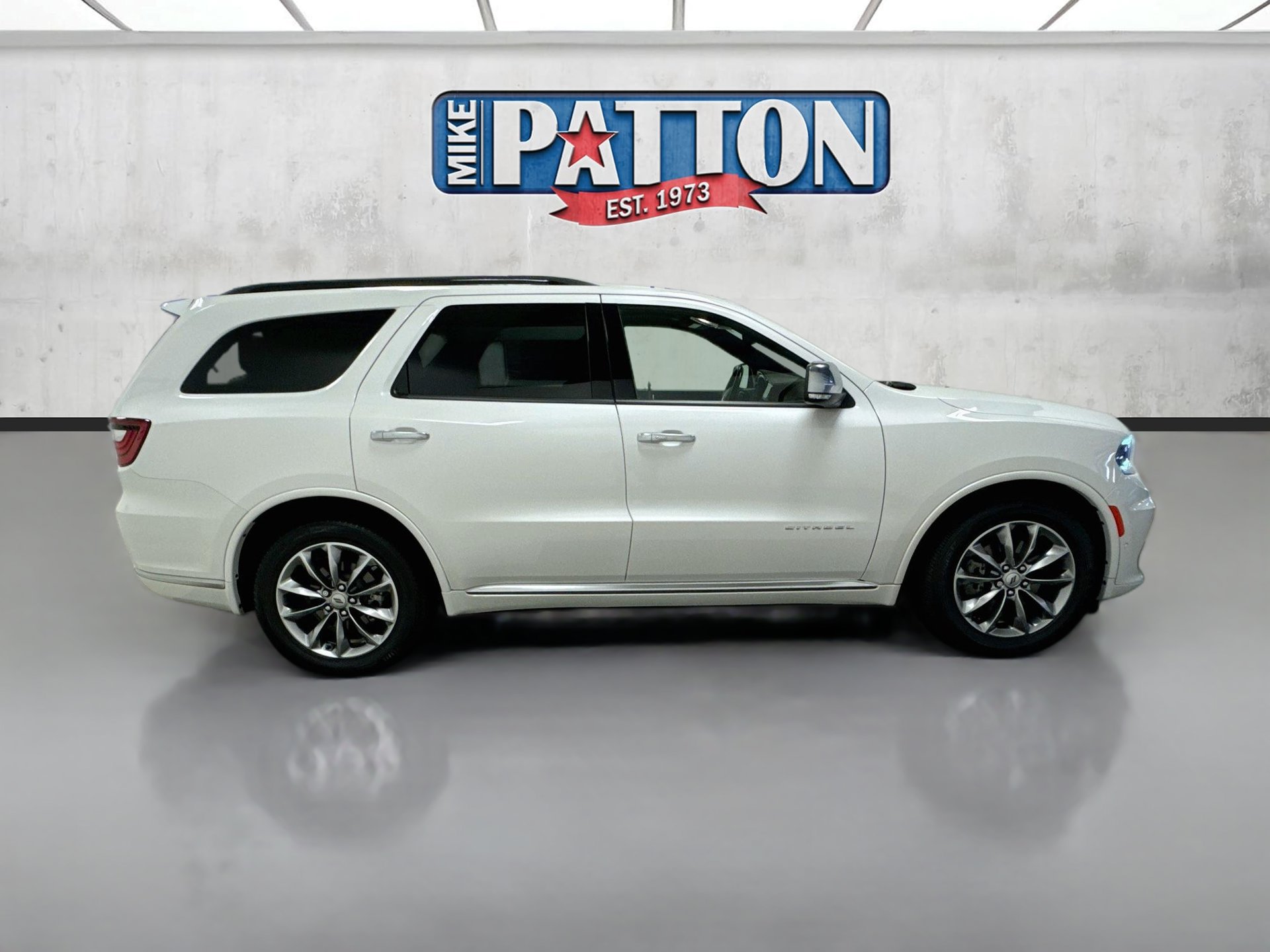 Used 2021 Dodge Durango Citadel w/ Premium Entertainment Group RWD image 8
