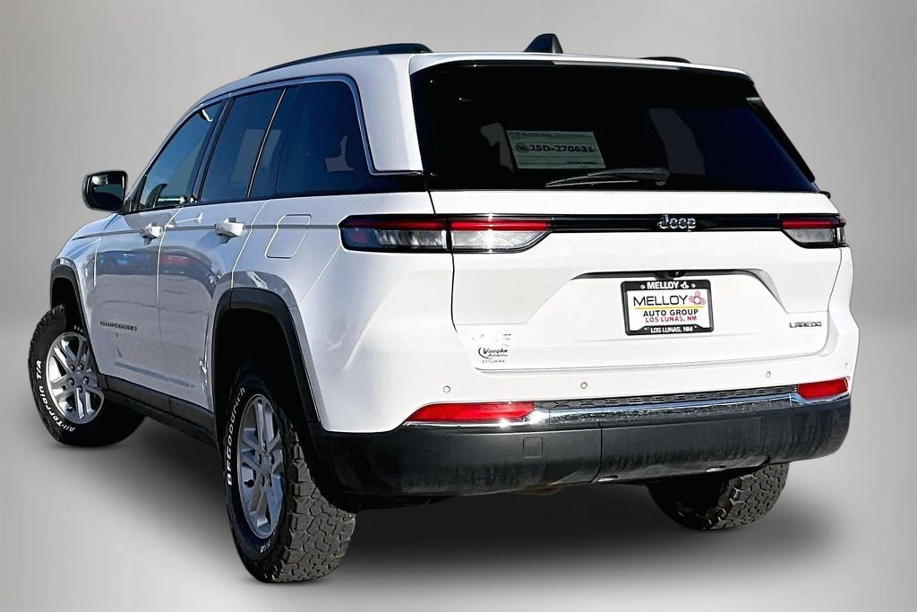 Used 2023 Jeep Grand Cherokee Laredo AWD/4WD image 4
