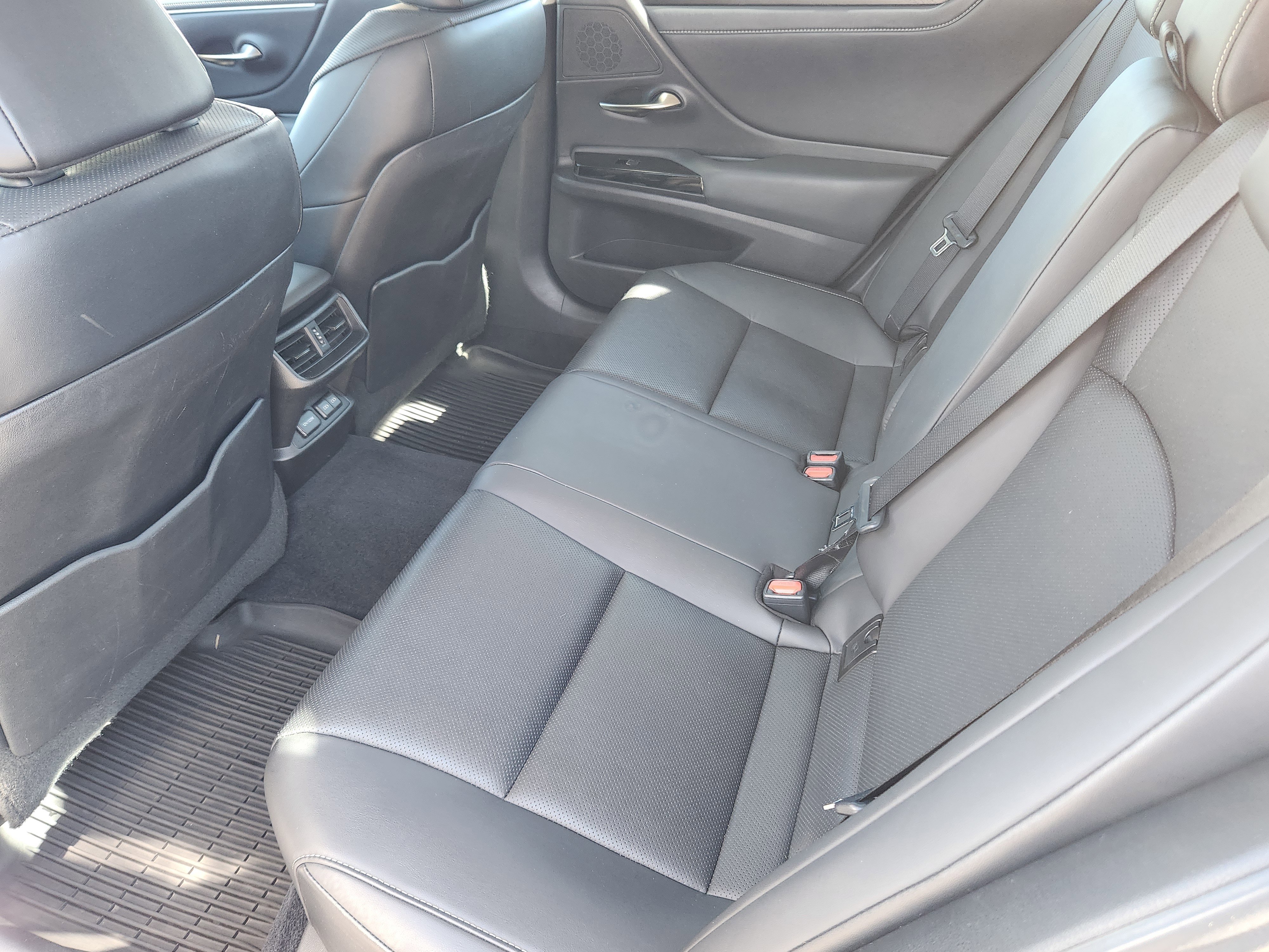 Used 2022 Lexus ES 250 w/ Premium Package image 15