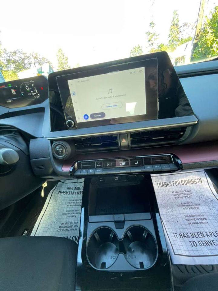Used 2023 Toyota Prius Prime FWD image 3