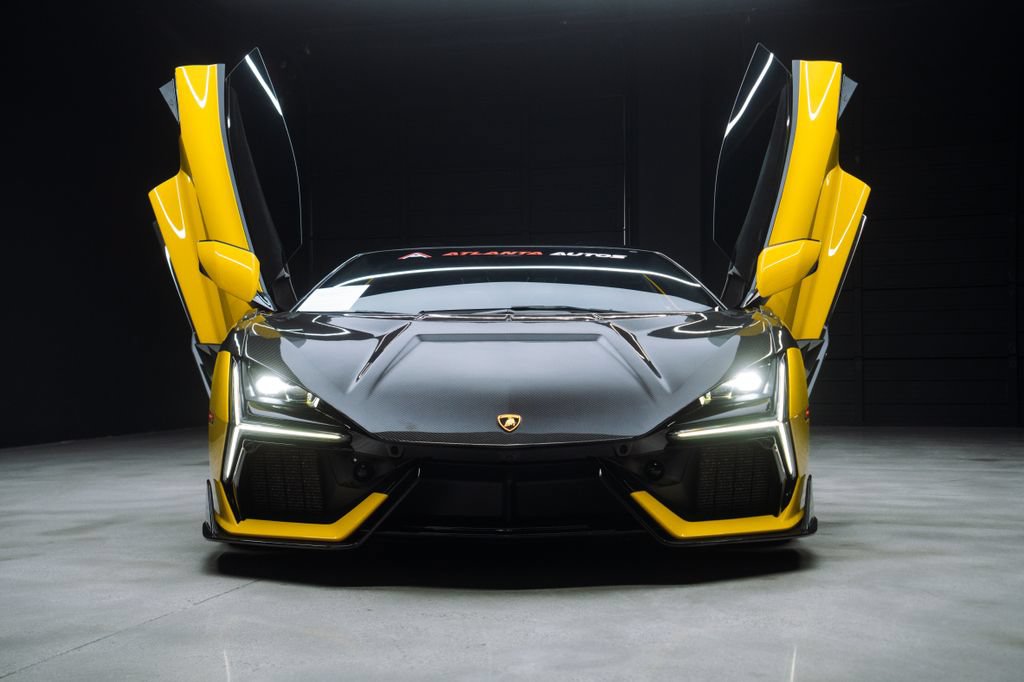 Used 2024 Lamborghini Revuelto AWD/4WD image 5