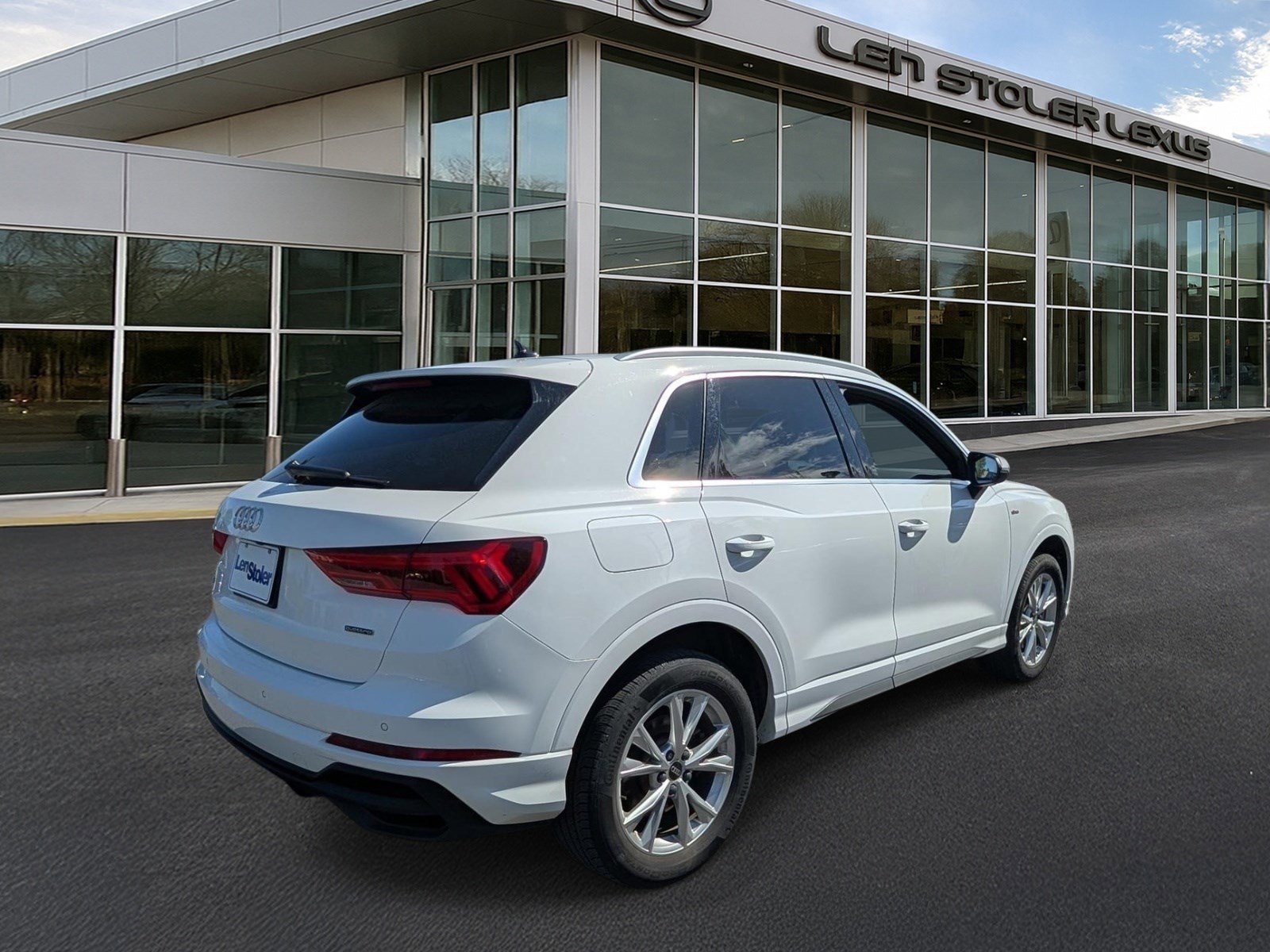 Used 2024 Audi Q3 2.0T Premium AWD/4WD image 3