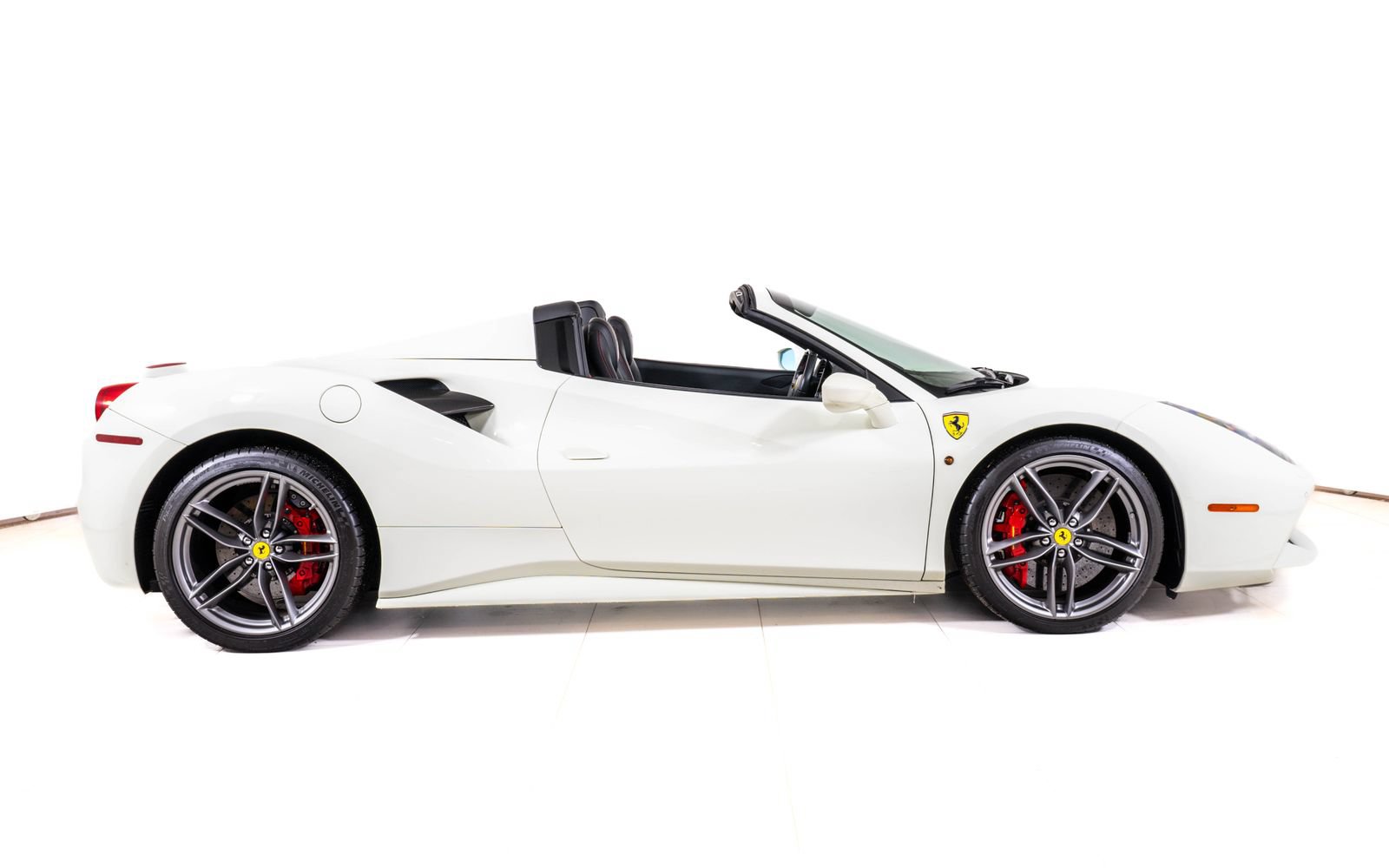 Used 2017 Ferrari 488 Spider RWD image 8