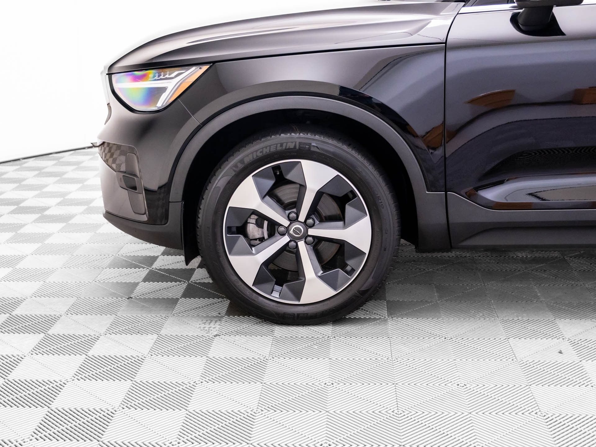 Used 2023 Volvo XC40 B5 Plus w/ Protection Package Premier AWD/4WD image 36