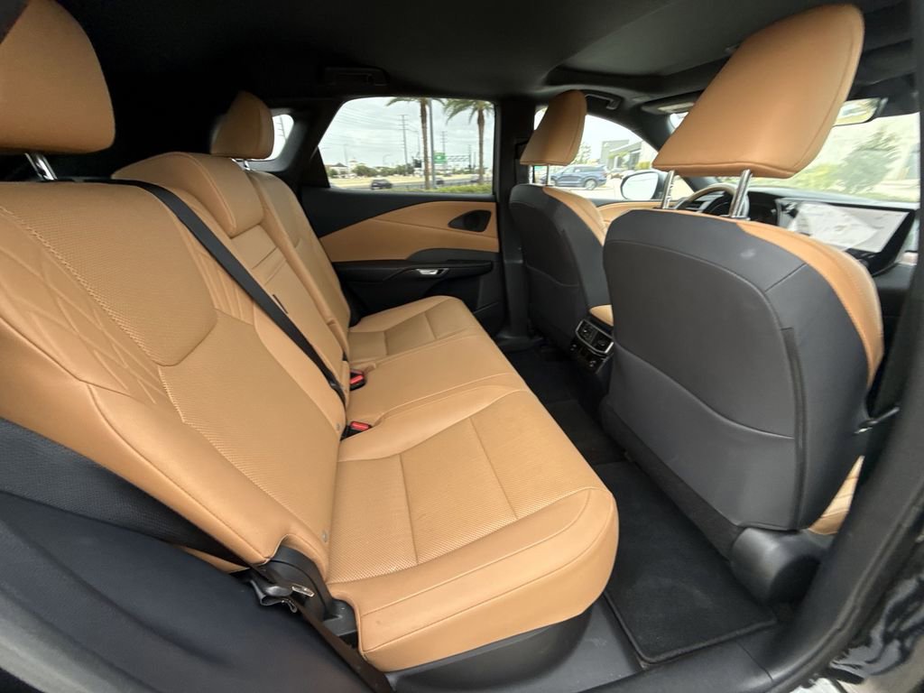 Used 2025 Lexus RX 350 Premium w/ Accessory Package (Z1) image 17