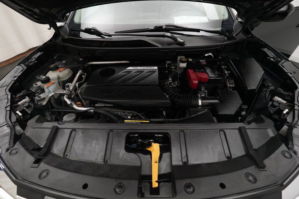 Used 2024 Nissan Rogue SV image 3