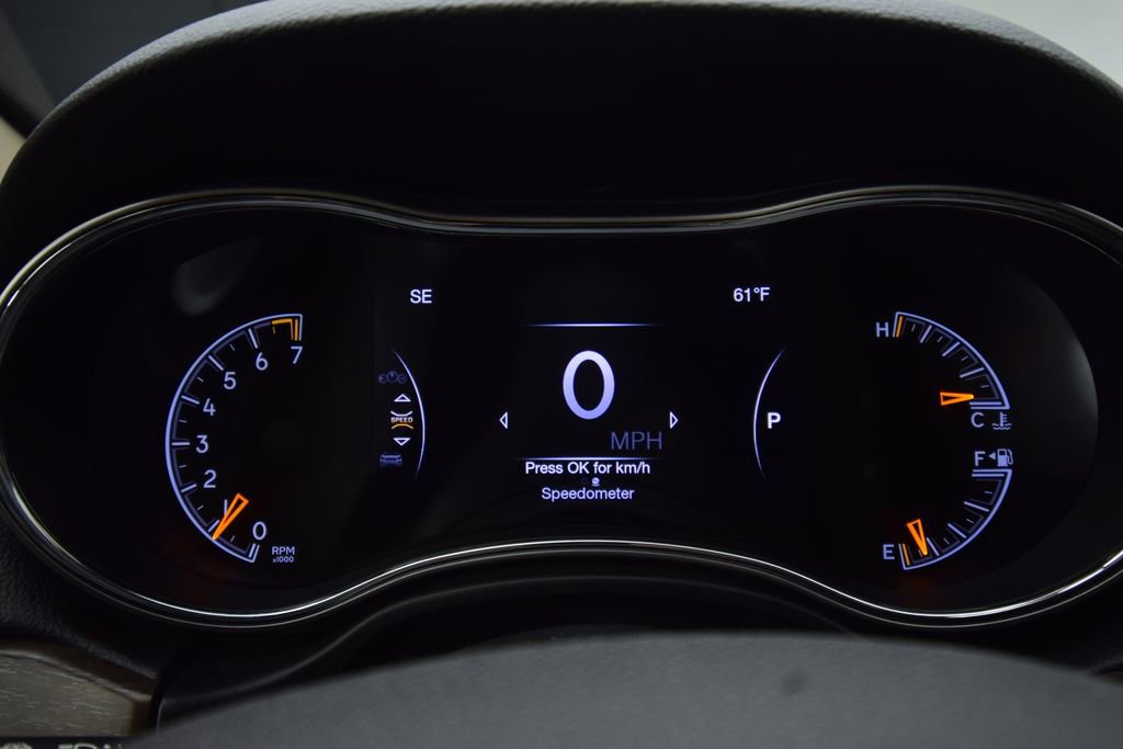 Used 2017 Jeep Grand Cherokee Laredo w/ Quick Order Package 2BE image 18