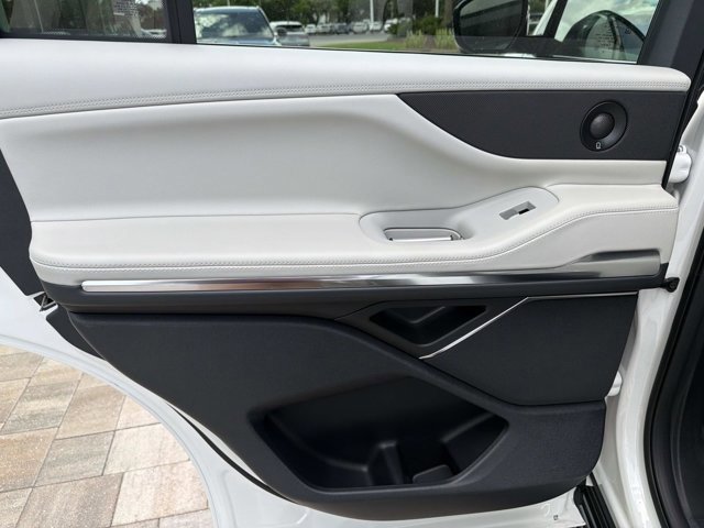 New 2026 Lincoln Navigator Premiere image 15