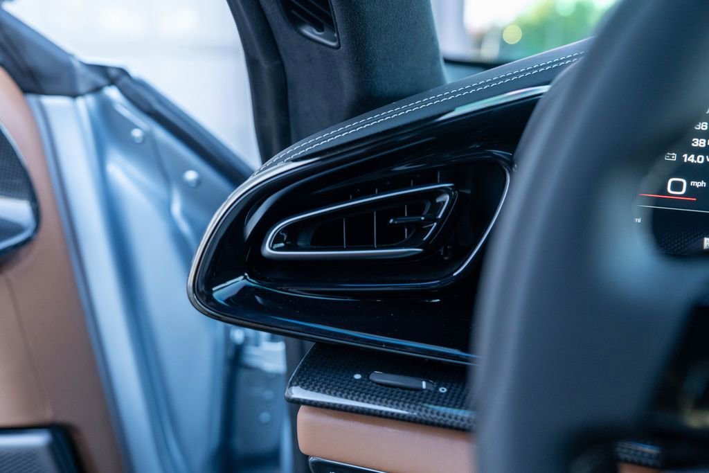 Certified 2025 Ferrari Purosangue image 33