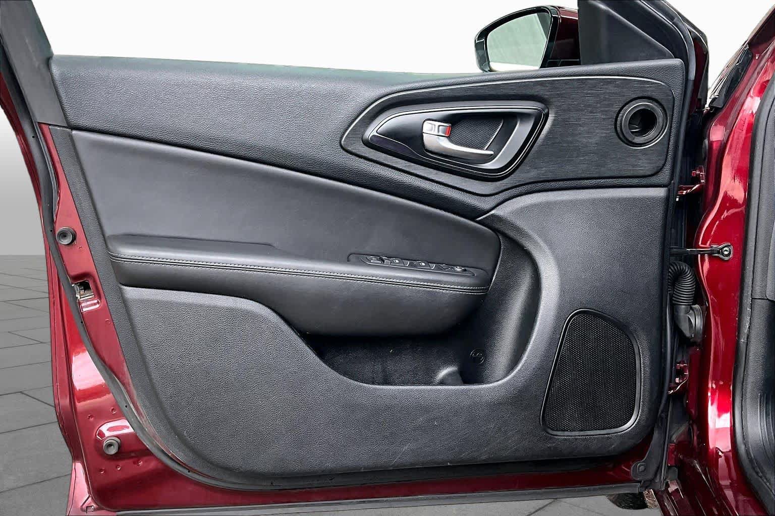 Used 2015 Chrysler 200 S FWD image 21