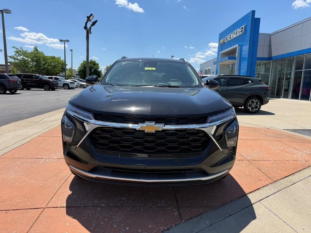 New 2026 Chevrolet Trax LT w/ LT Convenience Package FWD image 2