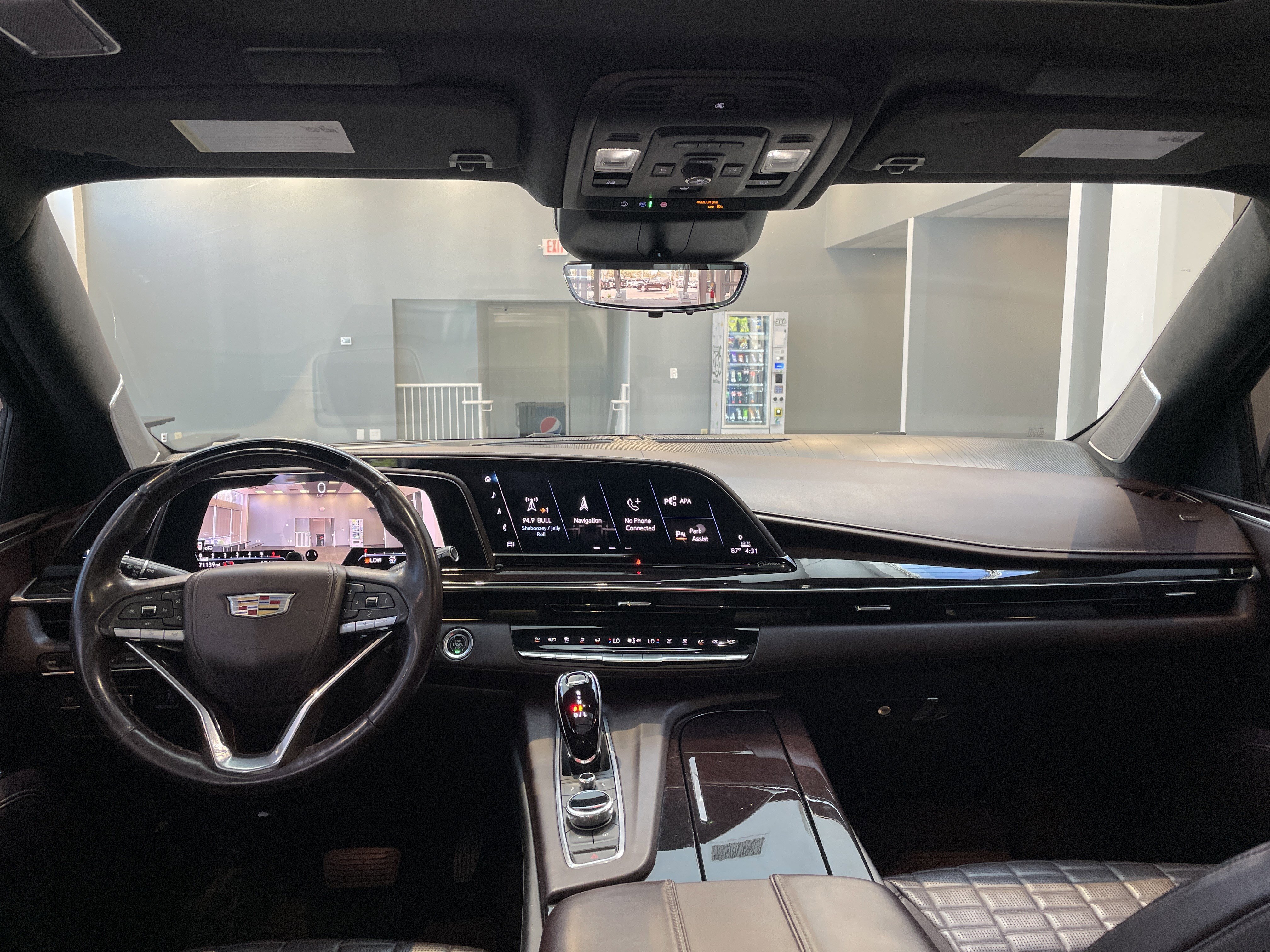 Used 2021 Cadillac Escalade Sport Platinum image 38