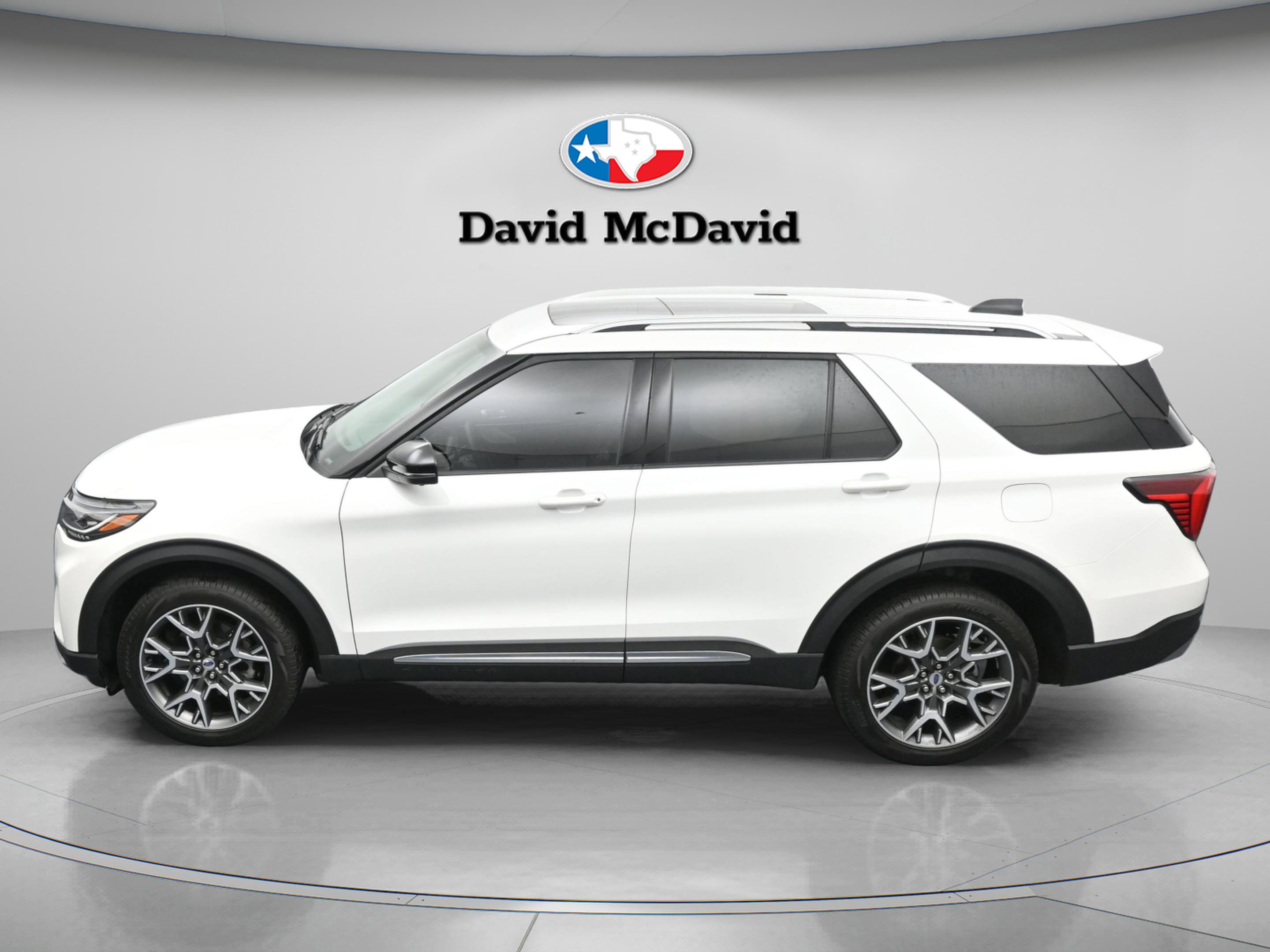 Used 2025 Ford Explorer Platinum w/ Ultimate Package image 39