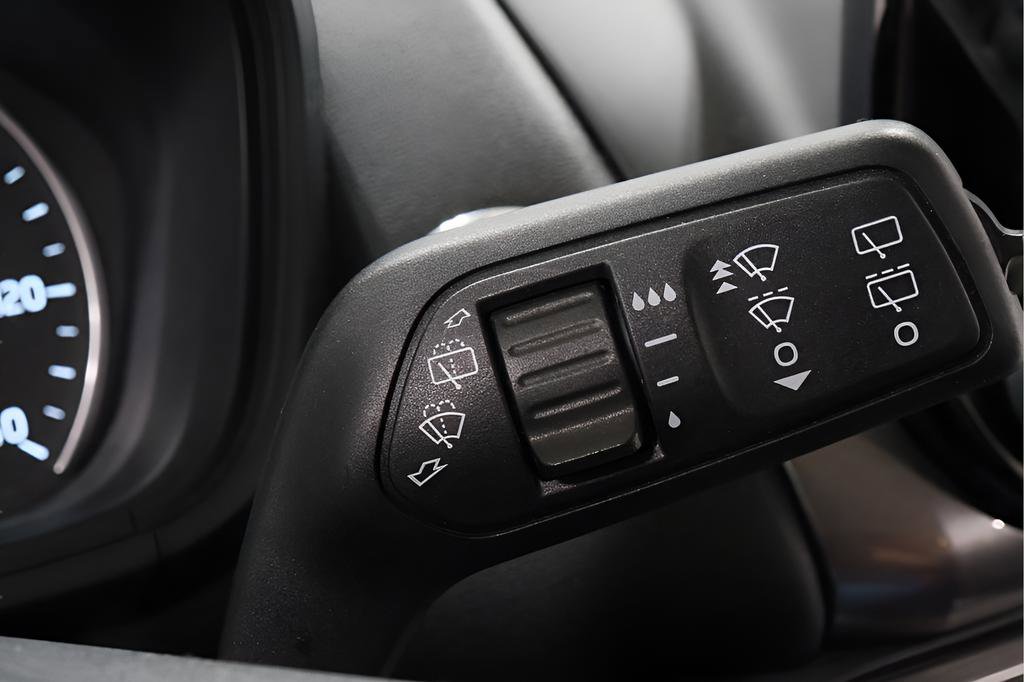 Used 2019 Ford EcoSport SE w/ SE Convenience Package image 19