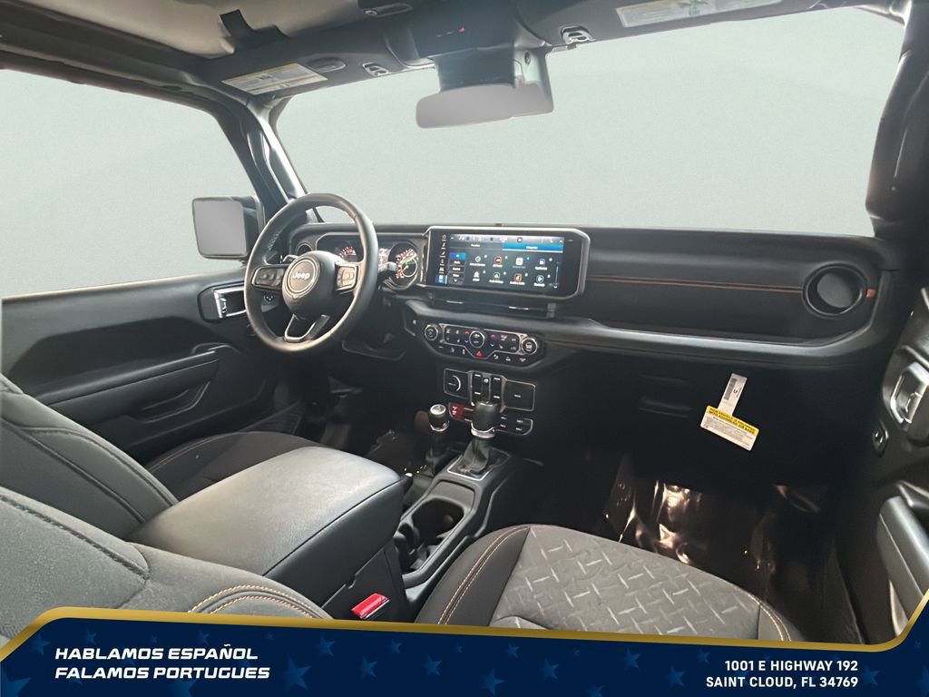 Used 2025 Jeep Gladiator Mojave w/ Safety Group AWD/4WD image 33