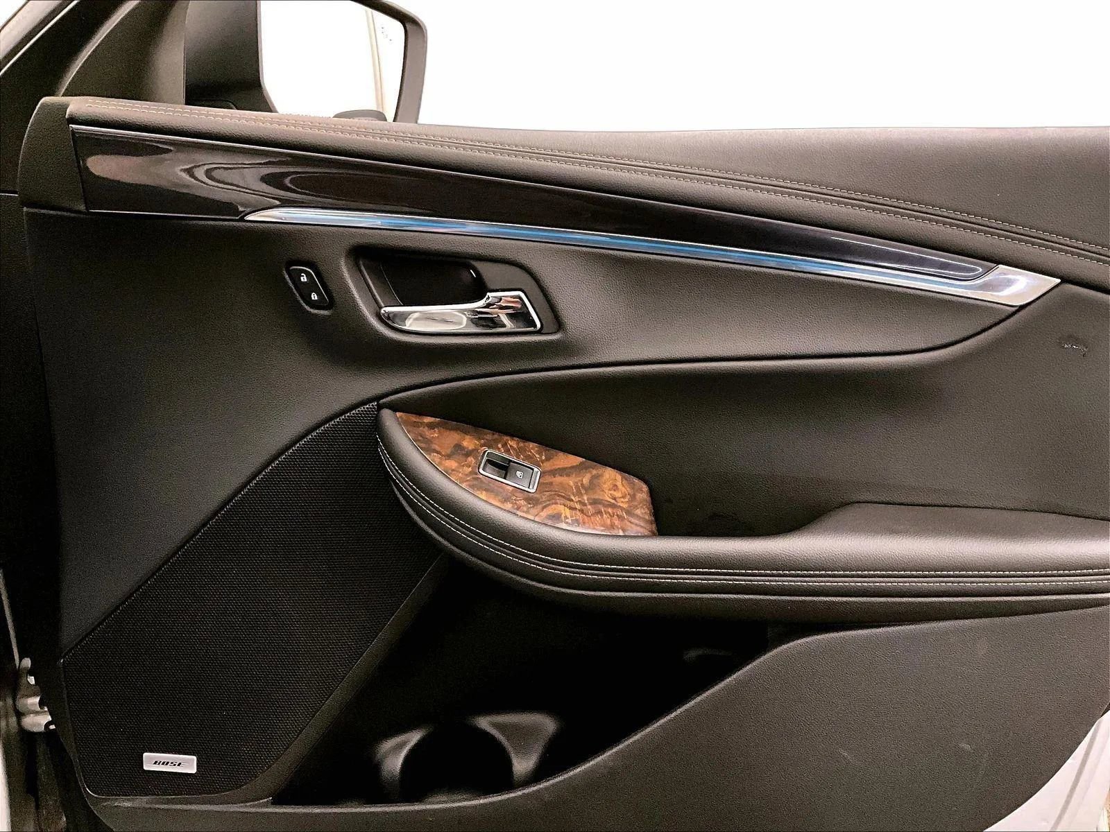 Used 2015 Chevrolet Impala LTZ image 24